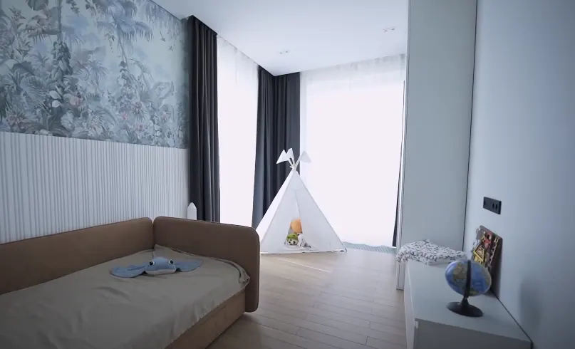 Бесшовный матовый потолок